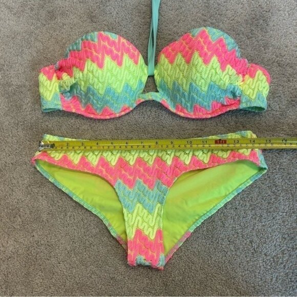 Victorias Secret pink blue yellow knit zigzag print two piece bikini swimsuit - Picture 2 of 5
